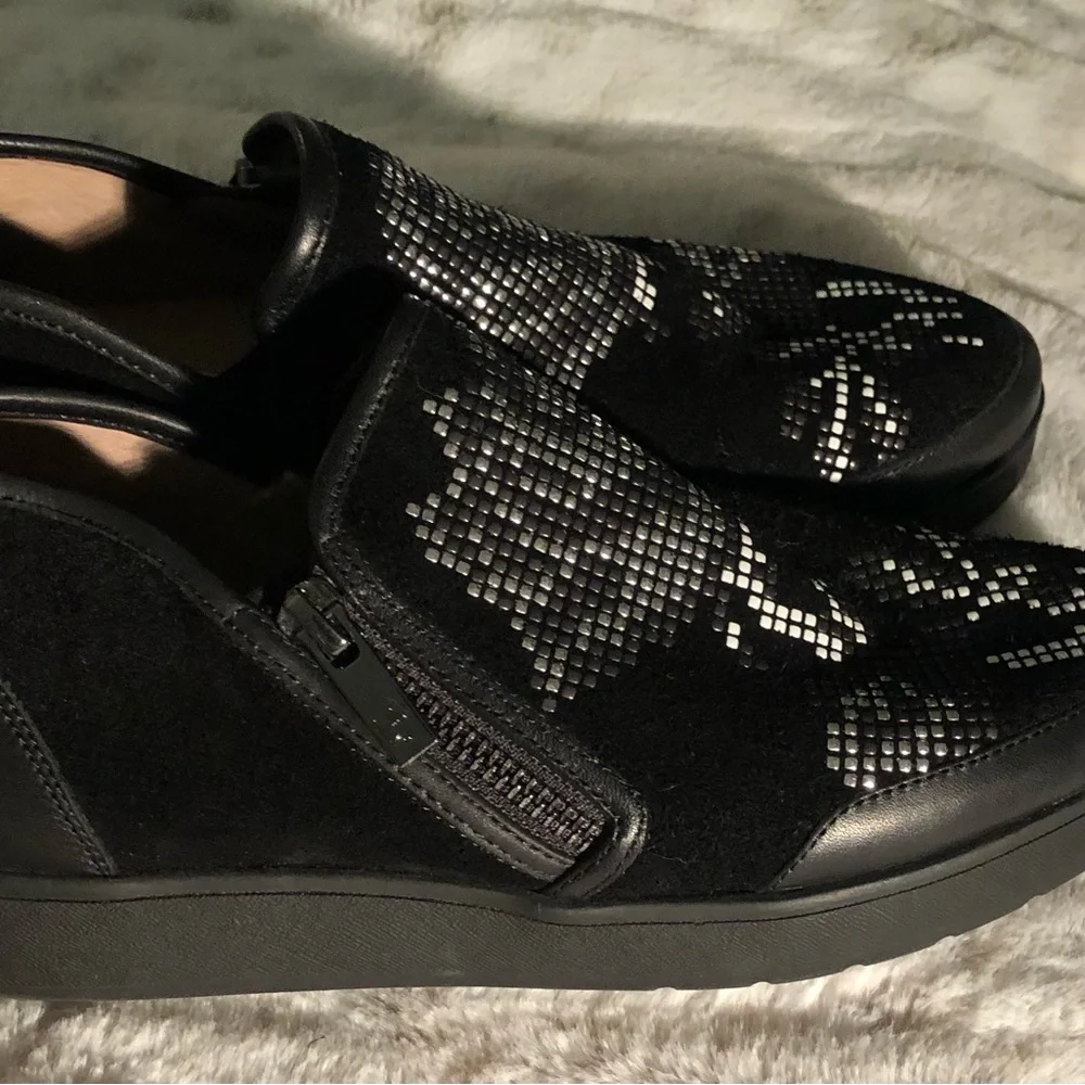 Donald J Pliner Shoes - Picture 7 of 11